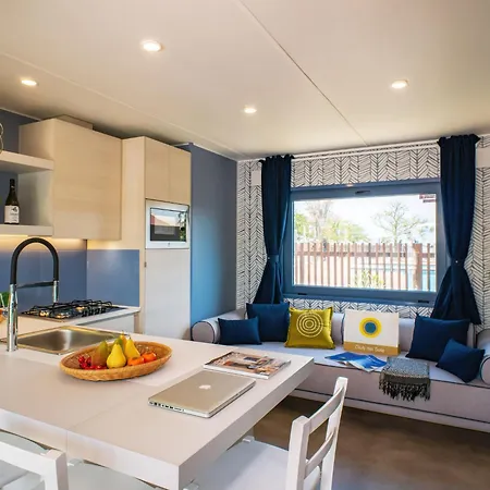 مكان تخييم Club Del Sole Boutique ميلانو ماريتيما