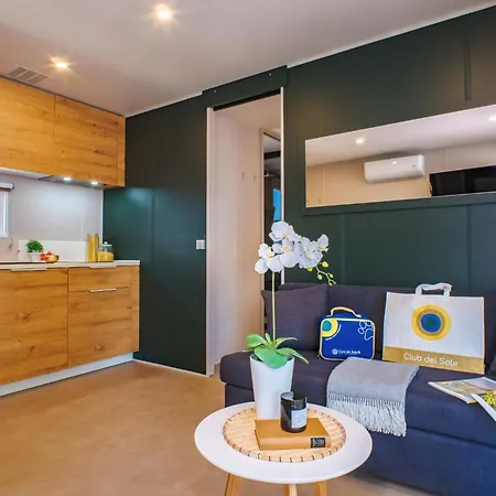 مكان تخييم Club Del Sole Boutique 4*