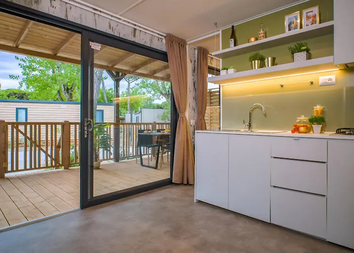 Club Del Sole Boutique