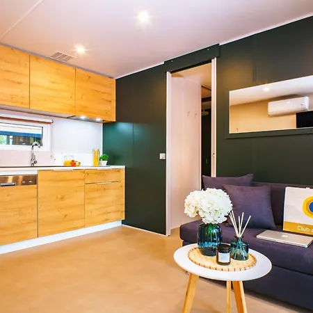 Club Del Sole Boutique