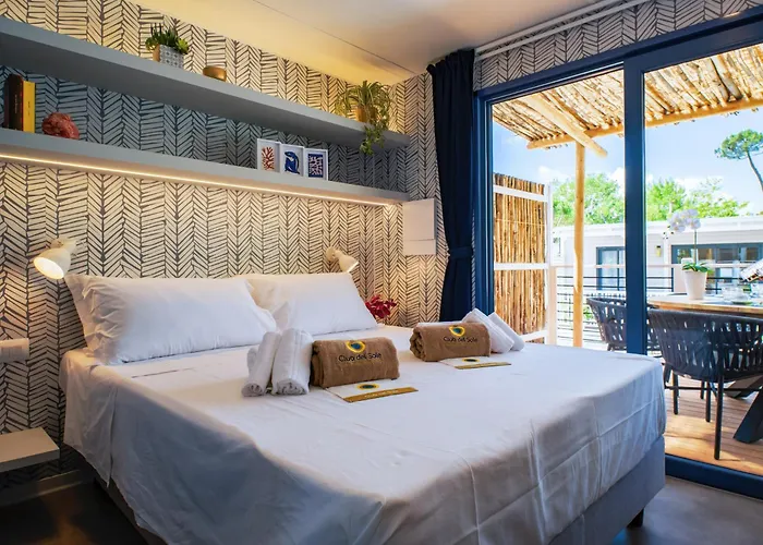 Club Del Sole Boutique