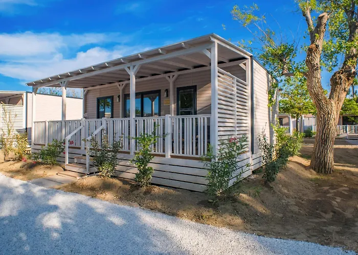 Club Del Sole Boutique